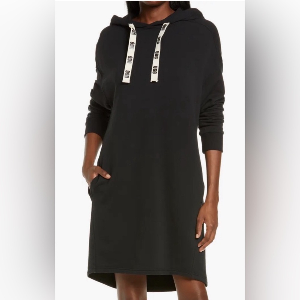 UGG Over size Black and White Long Sleeve Hooded Sweatshirt - Picture 1 of 5